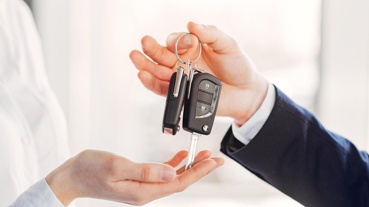    Перекупщика вычислите сразу: это нужно обязательно проверить, если выбираете машину с рук© Freepik | prostooleh