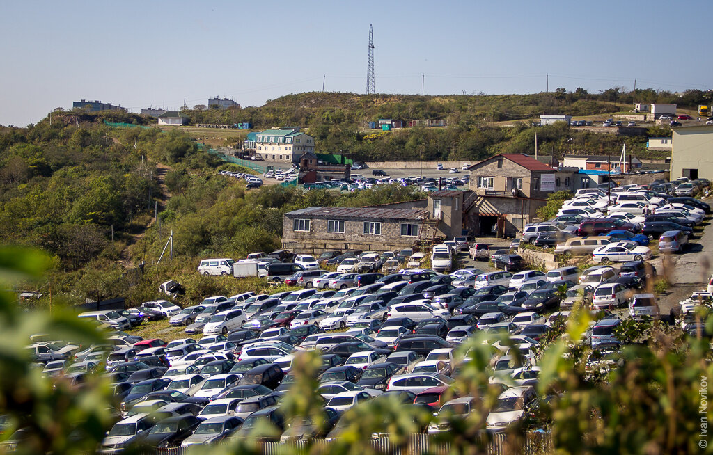 Машины в приморском крае недорого. Зелёный угол Владивосток. Зеленка Владивосток. Зелёный рынок Владивосток. Рынок зеленка во Владивостоке.