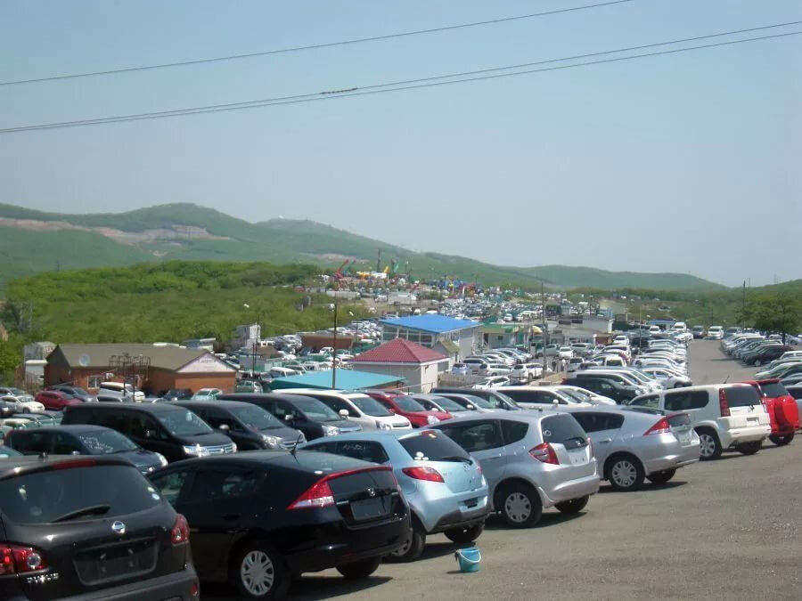 Купить владивостоке легковой. Зелёный угол Владивосток. Зелёный угол Владивосток авторынок. Зеленый угол в 2000. Зелёный рынок Владивосток.