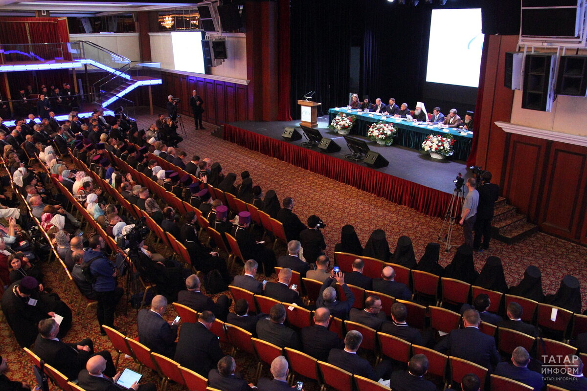 V Форум православной общественности Республики Татарстан, посвященный 300-летнему юбилею Казанской духовной семинарии, привлек гостей со всей России и из-за рубежа. Фото: © Михаил Захаров / «Татар-информ»