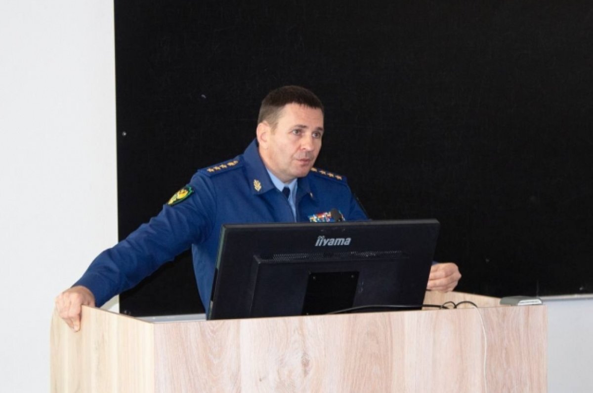    В Новосибирске Замгенпрокурора России прочитал лекцию студентам