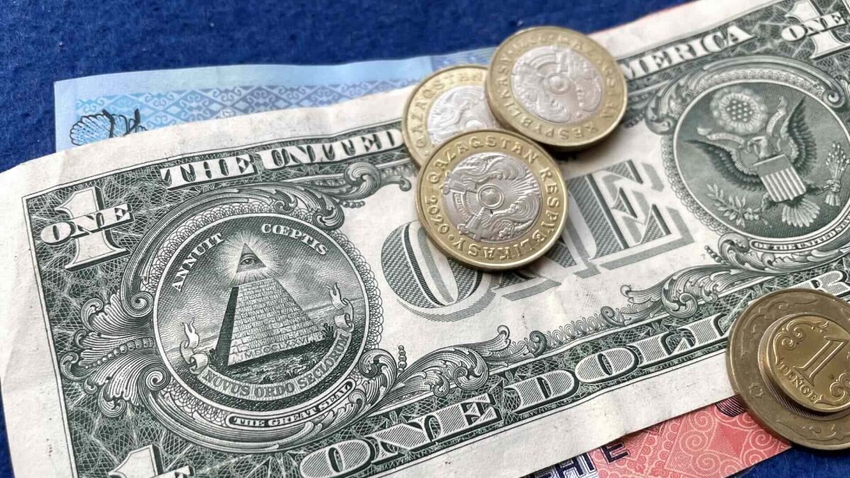    Фото: Bizmedia.kz Август Макаров