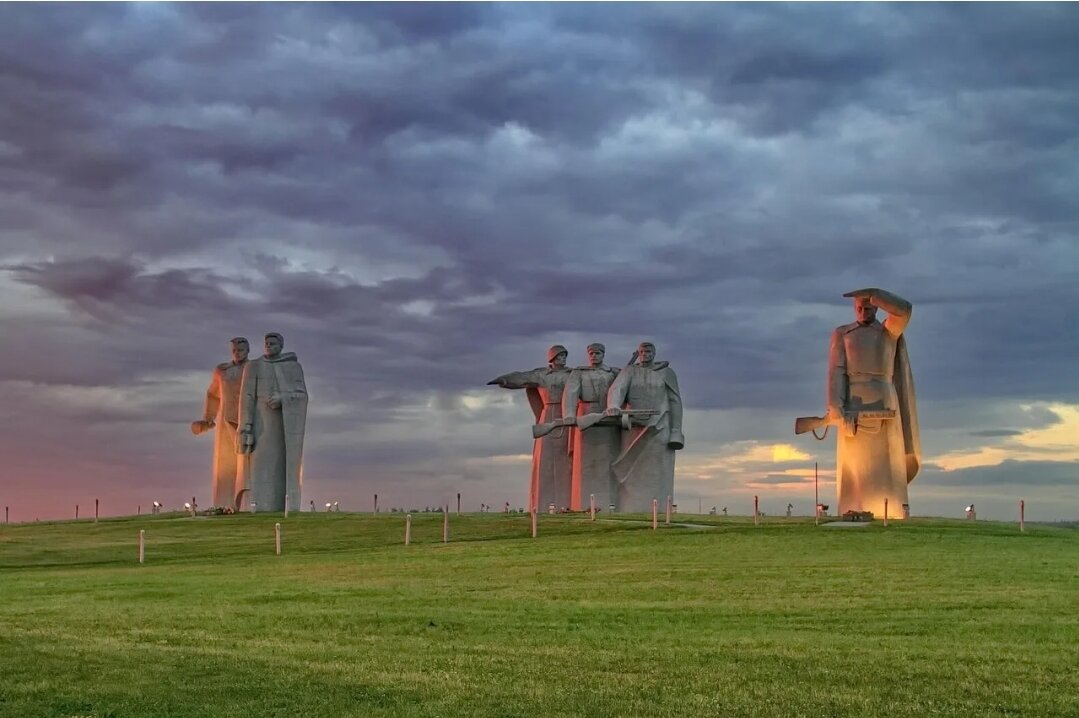 Памятник тому, "чего не было"... Или было? Я уверен во втором... (Фото из открытых источников)... 