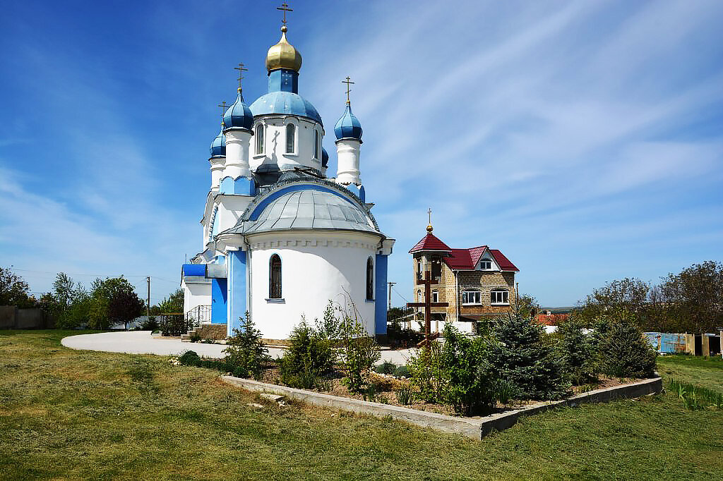 Храм Успения Пресвятой Богородицы в Чистеньком (фото azbyka.ru)