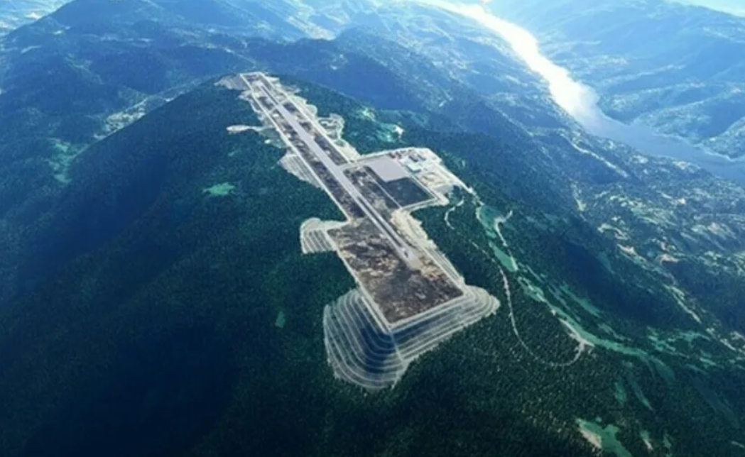 Аэропорт Ушань на горе. Аэропорт Ушань на высоте 1800 метров.. Чунцин Цзянбэй аэропорт. В Китае построили аэропорт на горе высотой 1800 метров.