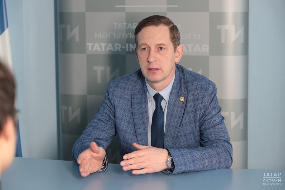 Владислав Кузнецов: «Сейчас каждую неделю к нам приходят порядка 100 человек для подписания контракта». Фото: © Рамиль Гали / «Татар-информ»