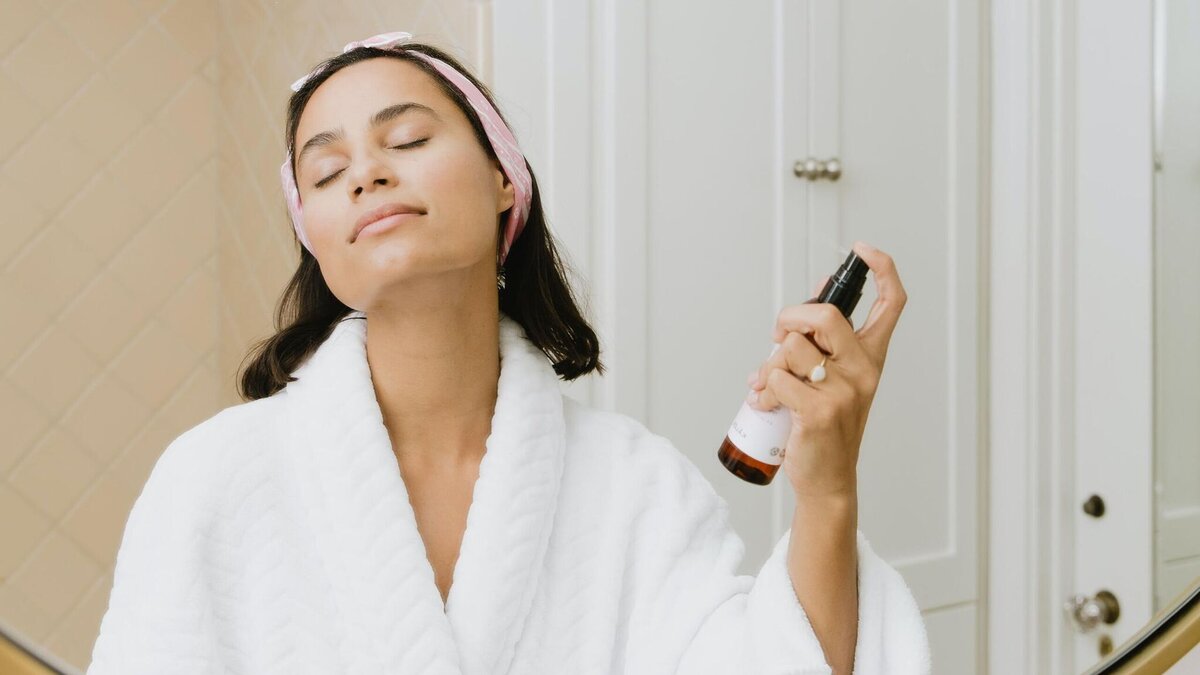    Косметолог рассказала, нужно ли смывать мицеллярную воду© Unsplash / Kalos Skincare