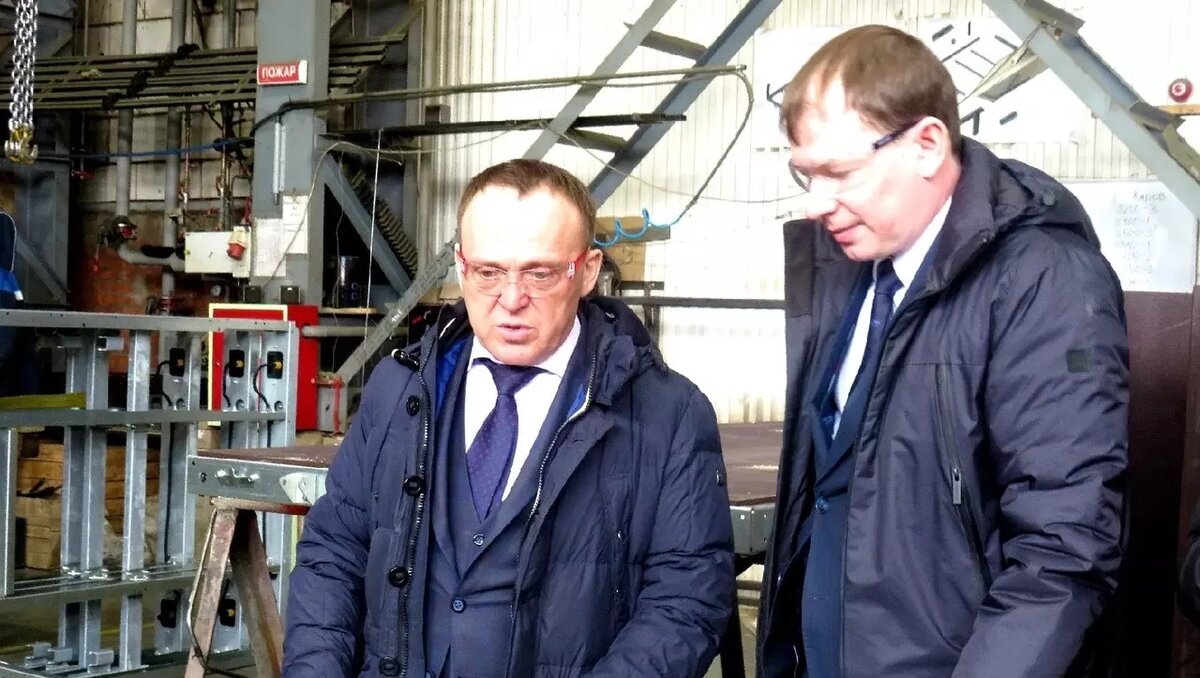     Руководителя округа определяли депутаты.