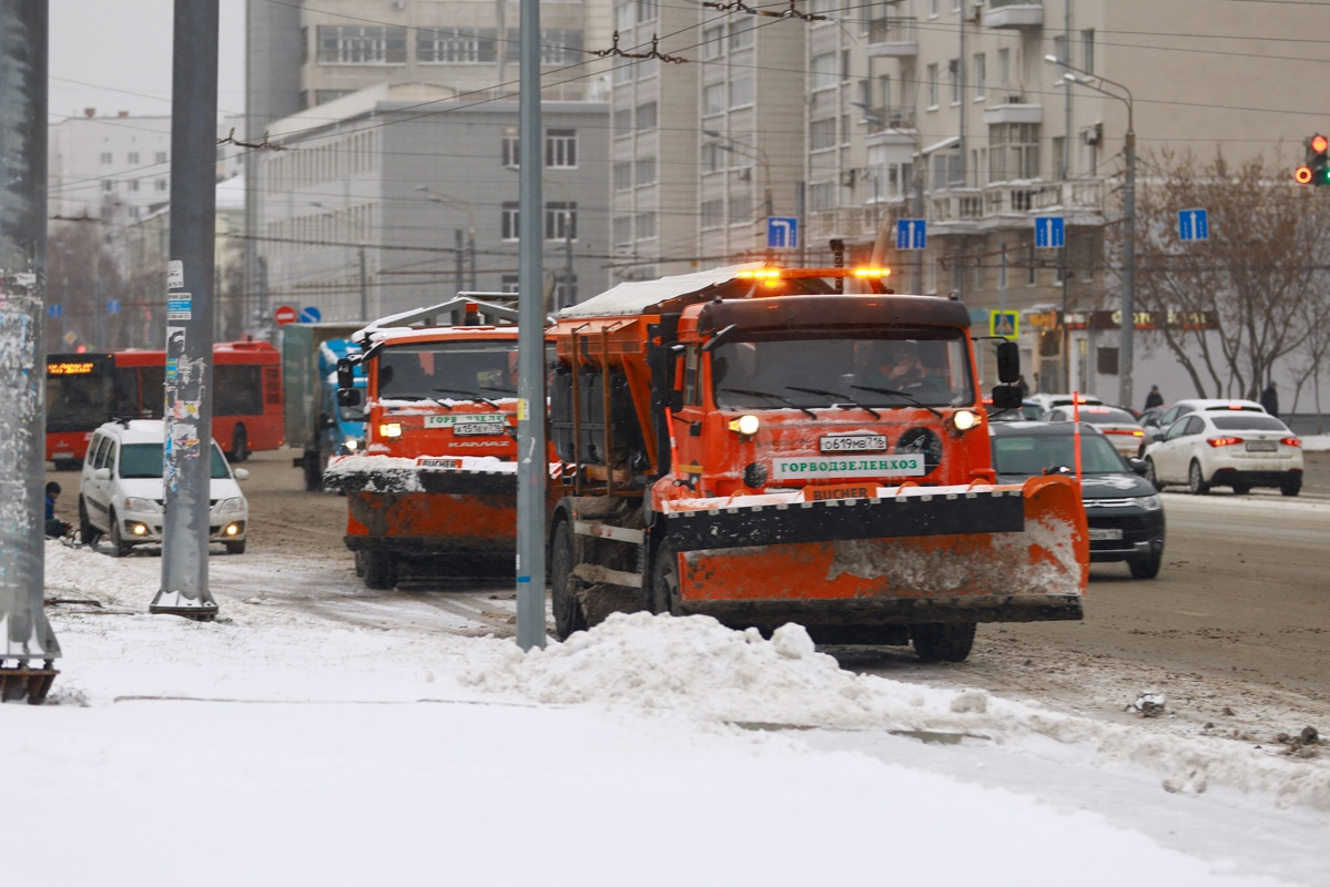 Казанские коммунальщики победили первую метель в городе, но не дефицит  кадров | Вечерняя Казань | Дзен