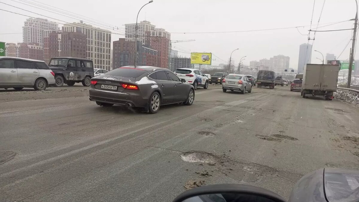 Систему безопасности установят при въезде на Димитровский мост в  Новосибирске | Atas.info | Дзен