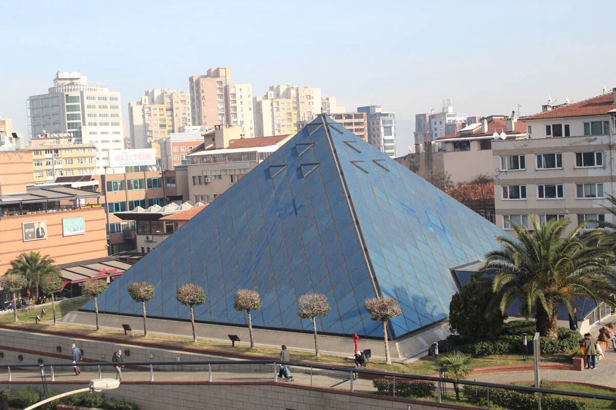 Не Египет, но с пирамидой!