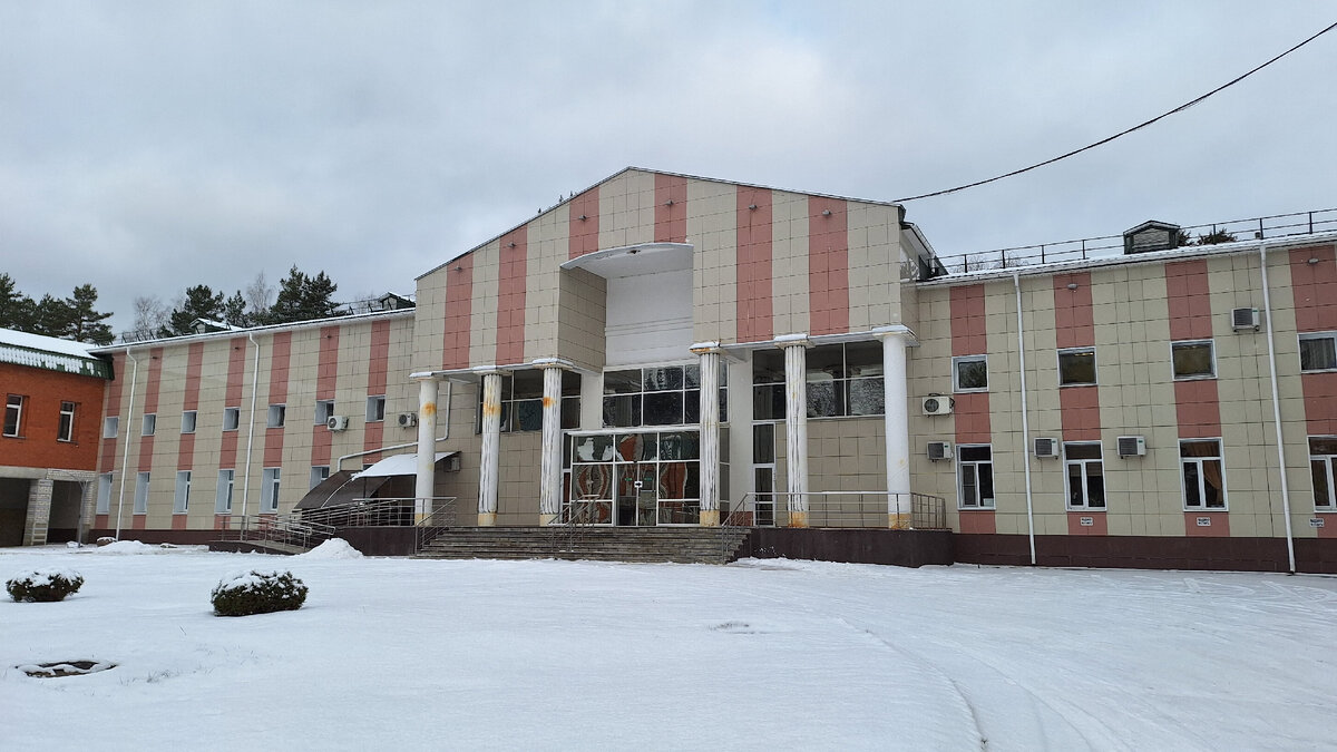 Главный корпус.