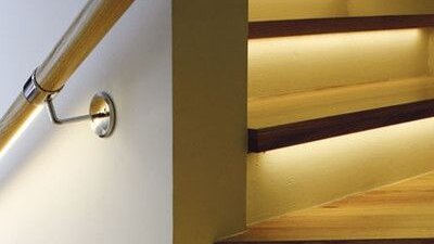 Как делается подсветка лестницы светодиодной лентой своими руками