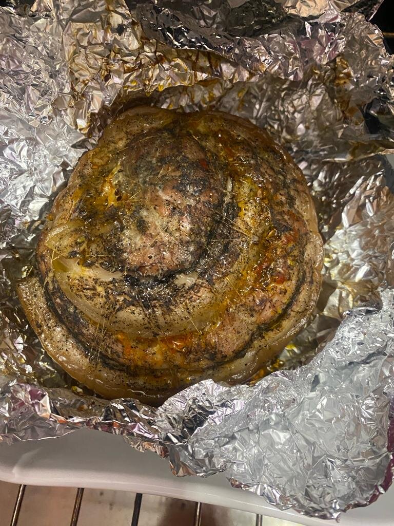 Пошел ароматный запах из духовки, проверяем на готовность.