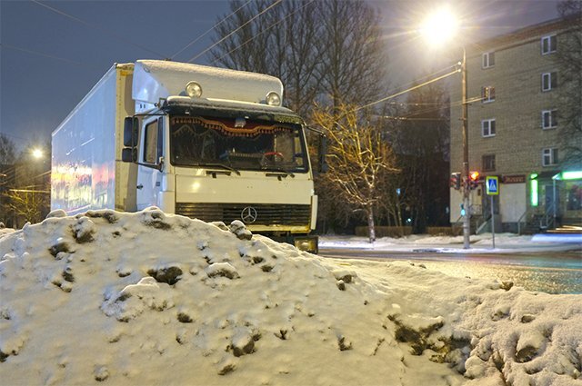    Куда пожаловаться на ночную разгрузку товаров под окнами?