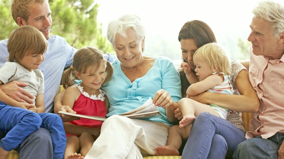 Соседка оказалась счастлива в окружении детей и внуков