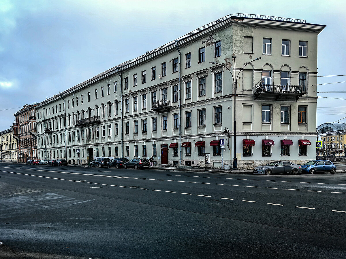 Дом был построен в 1841 году архитектором Гоноресом Лаврентием Осиповичем.