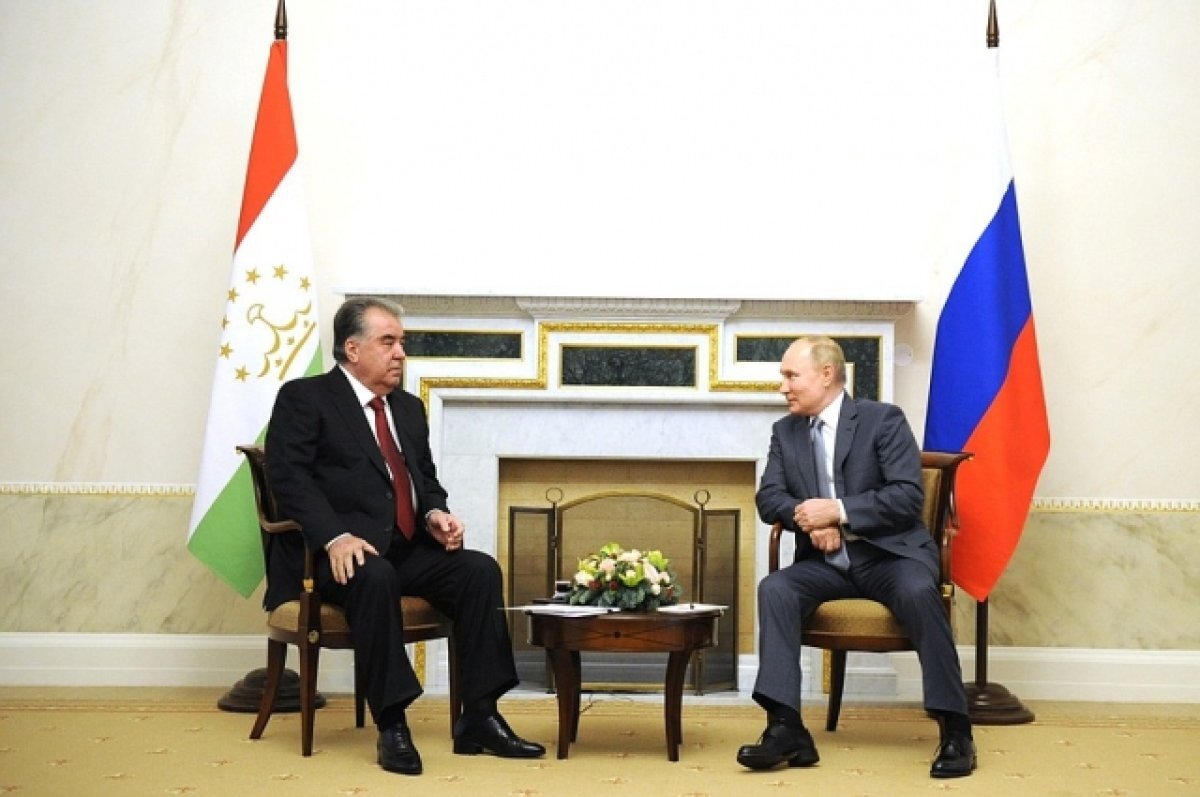    Песков: Путин и Рахмон провели неформальный завтрак