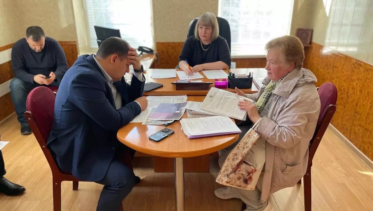     Жители Железноводска оставили большое количество жалоб на работу городских служб и ситуацию в городе — свои претензии они написали в комментариях к анонсу прямой линии главы администрации города Евгения Бакулина на его канале в Telegram.