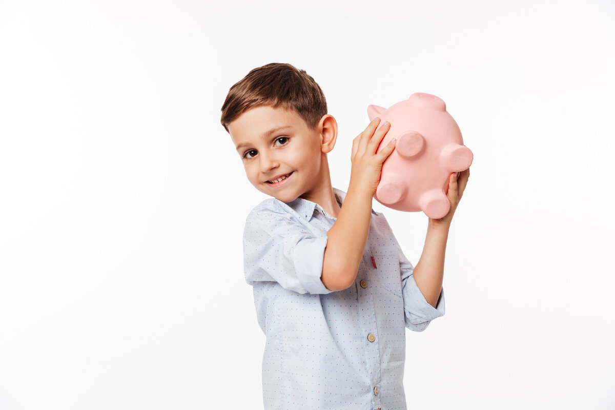 <a href="https://ru.freepik.com/free-photo/portrait-of-a-happy-cute-little-kid-holding-piggy-bank_7337433.htm#page=2&query=%D0%B4%D0%B0%D0%B9%20%D0%B4%D0%B5%D0%BD%D0%B5%D0%B3%20%D0%B4%D0%B5%D1%82%D0%B8&position=32&from_view=search&track=ais&uuid=3b33f371-a8c8-4d36-a5aa-e270ead31ab9">Изображение от drobotdean</a> на Freepik