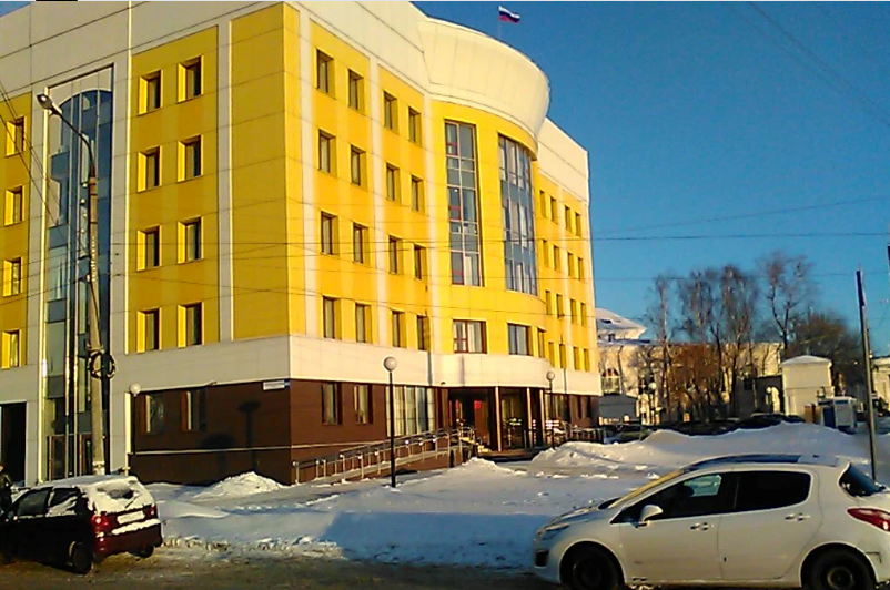 В Твери суд изучает материалы дела сотрудника ФСИН, пронесшего зэку наркотики