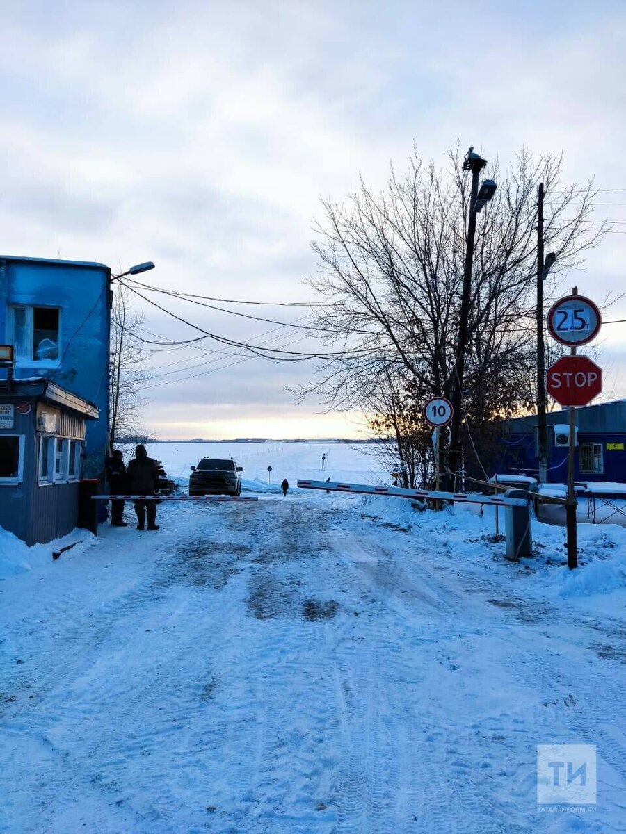 Паромная переправа Зеленодольск — Нижние Вязовые работает последний день |  Вести Татарстан | Дзен