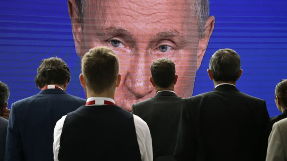 Несмотря на обвинения в военных преступлениях, президент России вновь обрёл дипломатическое одобрение © Григорий Сысоев/imago images