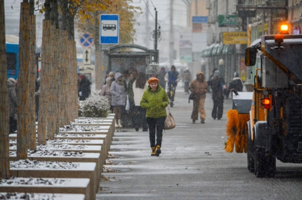    Чем посыпают дороги и кому звонить, если не чистят?