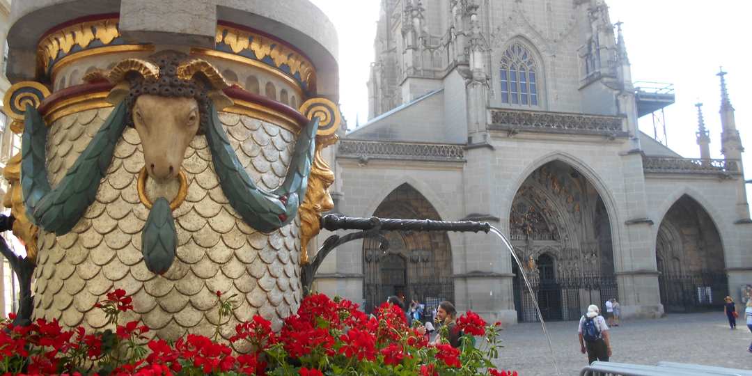 Бернский собор - самый высокий храм Швейцарии. "Страшный суд" на главном портале, высота птичьего полета и вторая заповедь Моисея.