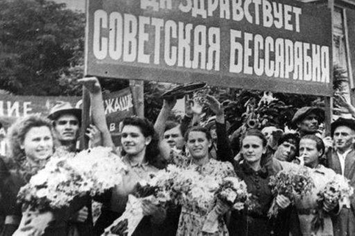    Пора отдавать долги.