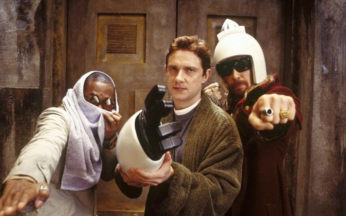 Touchstone Pictures📷Кадр из фильма «Автостопом по галактике»