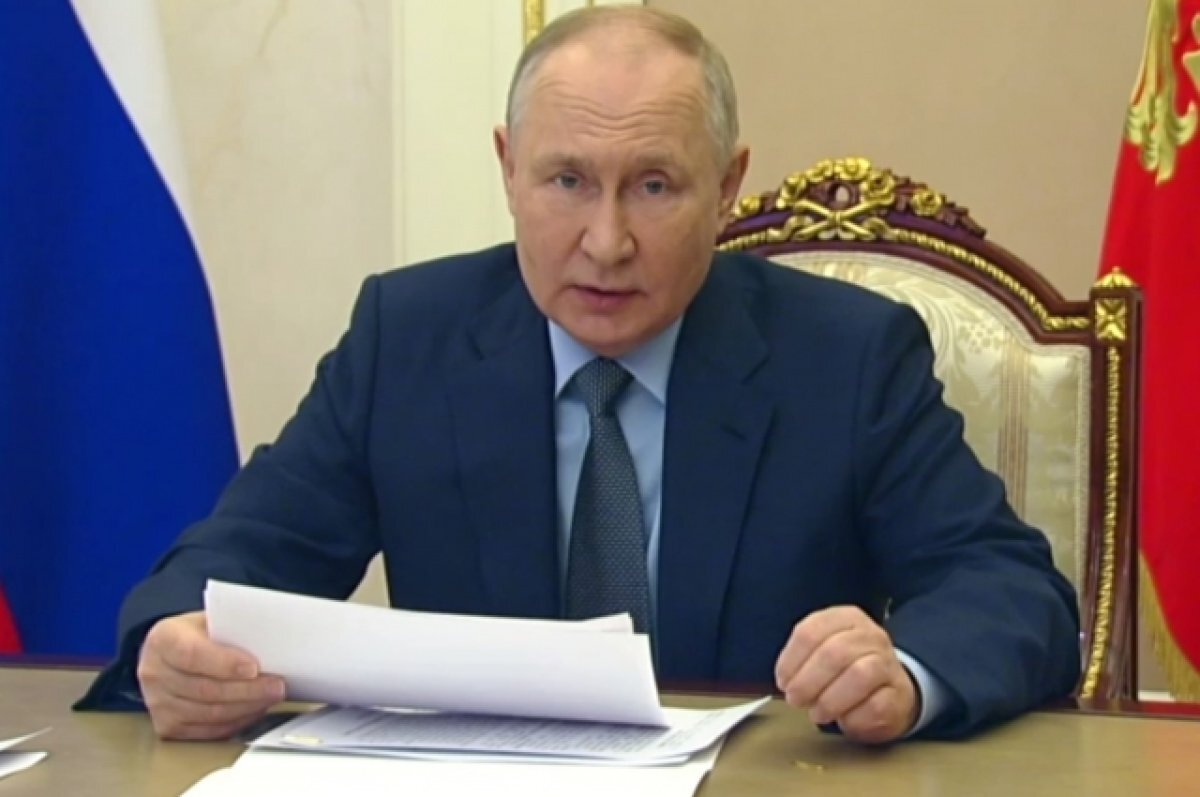    Путин призвал продолжать поддерживать российских производителей