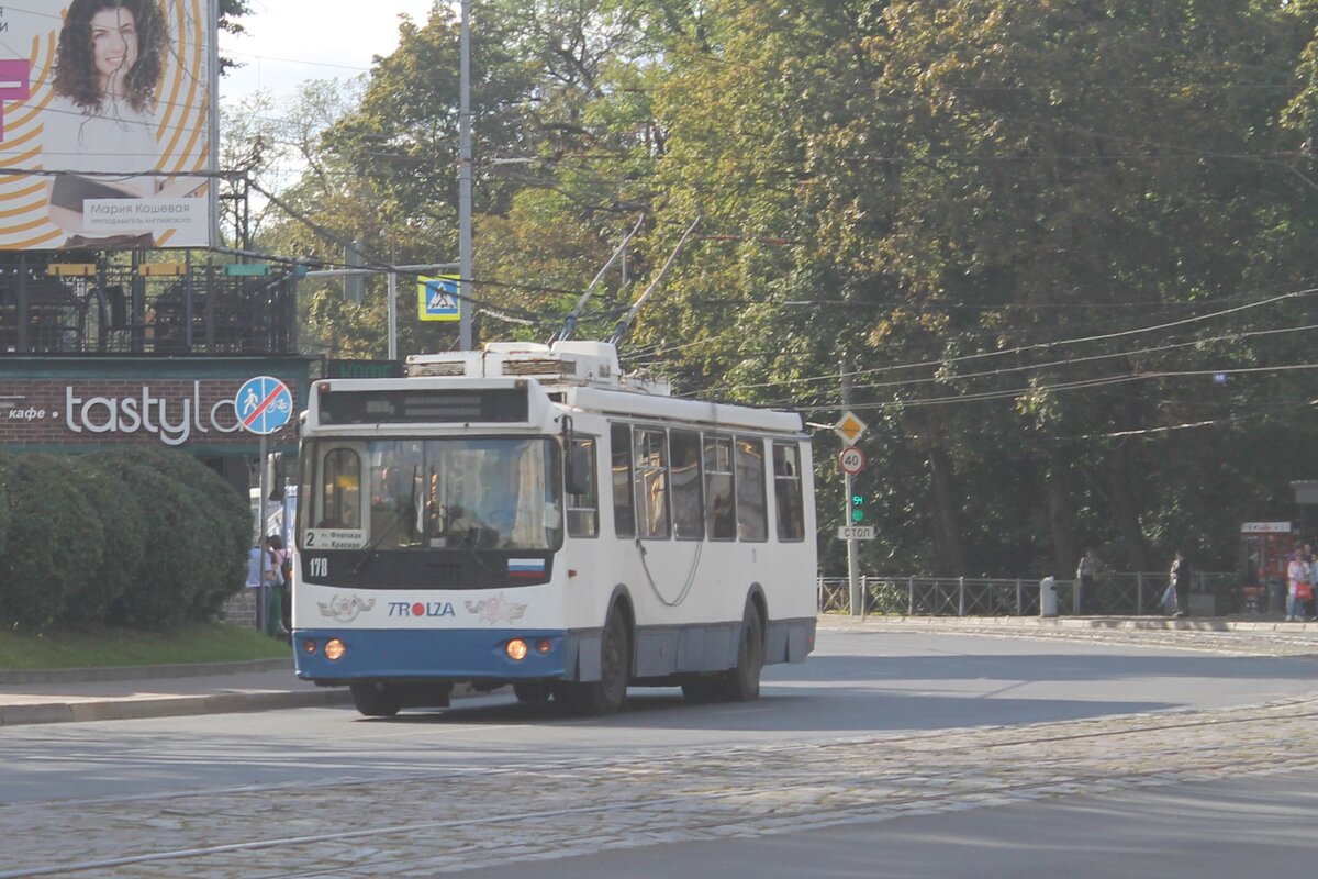 просп. Мира, троллейбус ЗиУ-682Г-016.04, маршрут № 2
