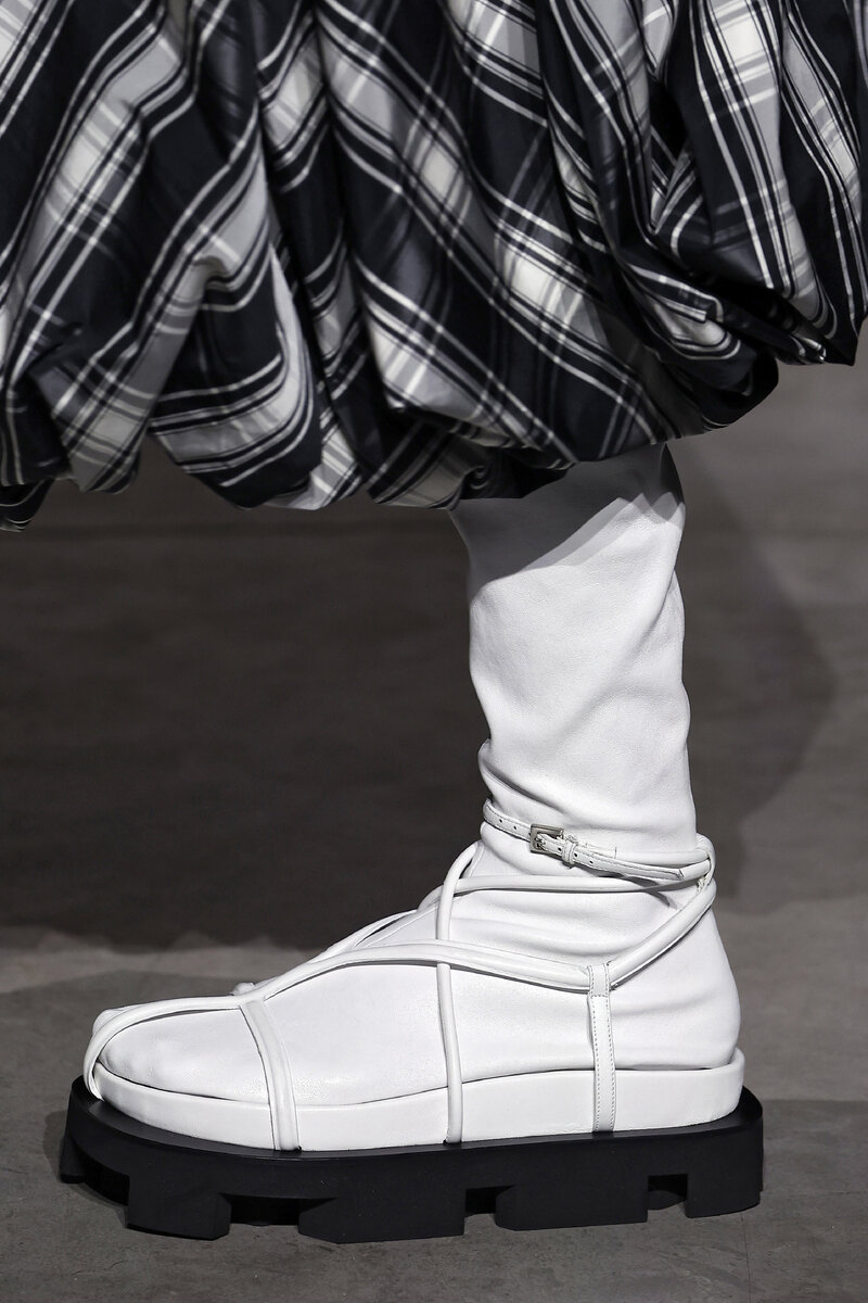    Выбирайте белую обувь с темной подошвойLegion-Media