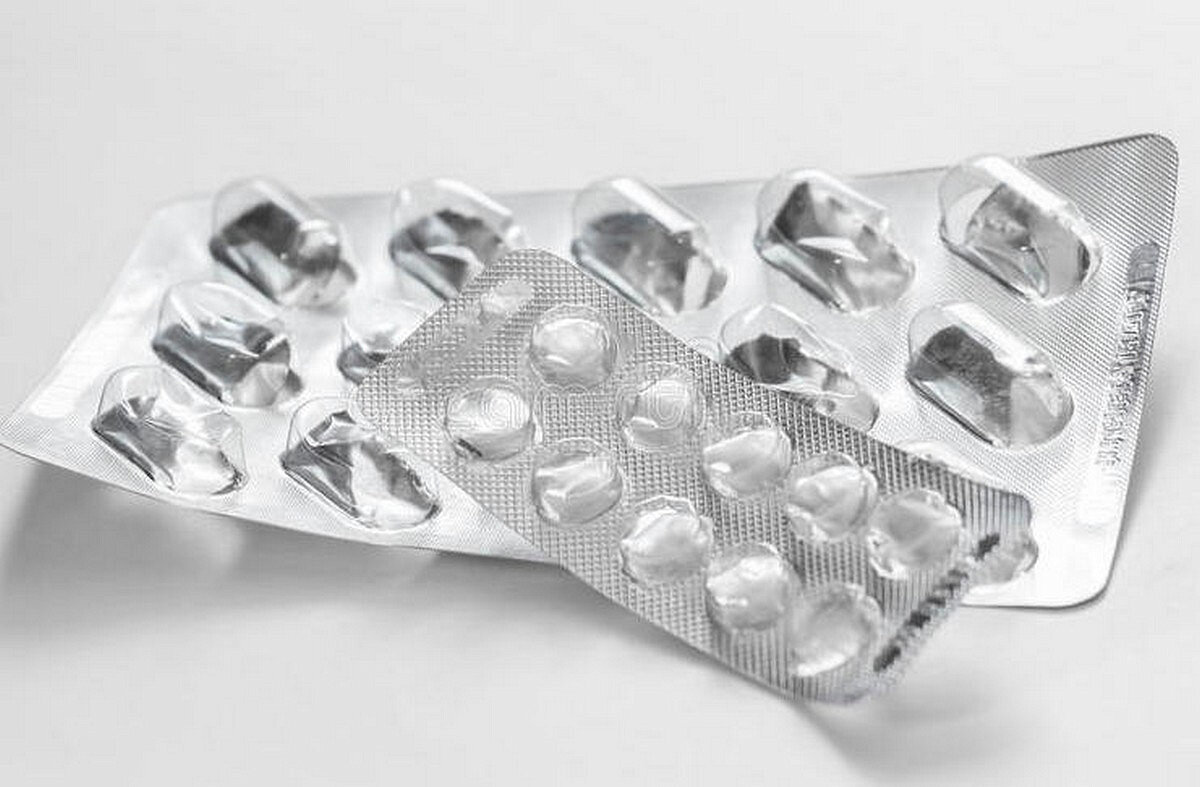 Пустая упаковка от таблеток. Таблетки в картонной упаковке. Упаковка таблеток. Упаковка от таблеток. Коробка от таблеток без надписей.