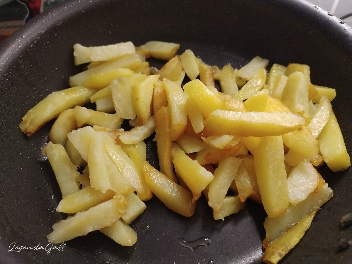 Это уже остатки, после того, как Олег пообедал.