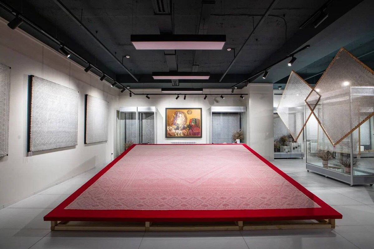  📷    В музее ИЗО после капремонта открылась галерея «Оренбургский пуховый платок» Кристина Просвиркина