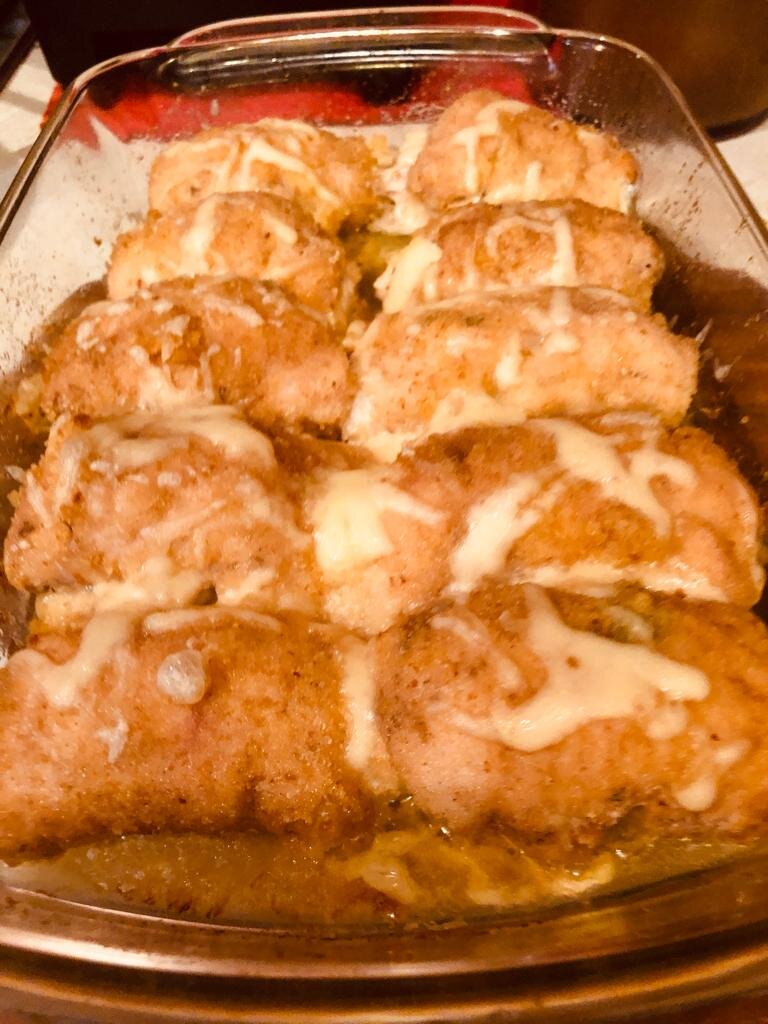 Рулетики из куриной грудки можно приготовить и на обед в будни, и как праздничное блюдо!