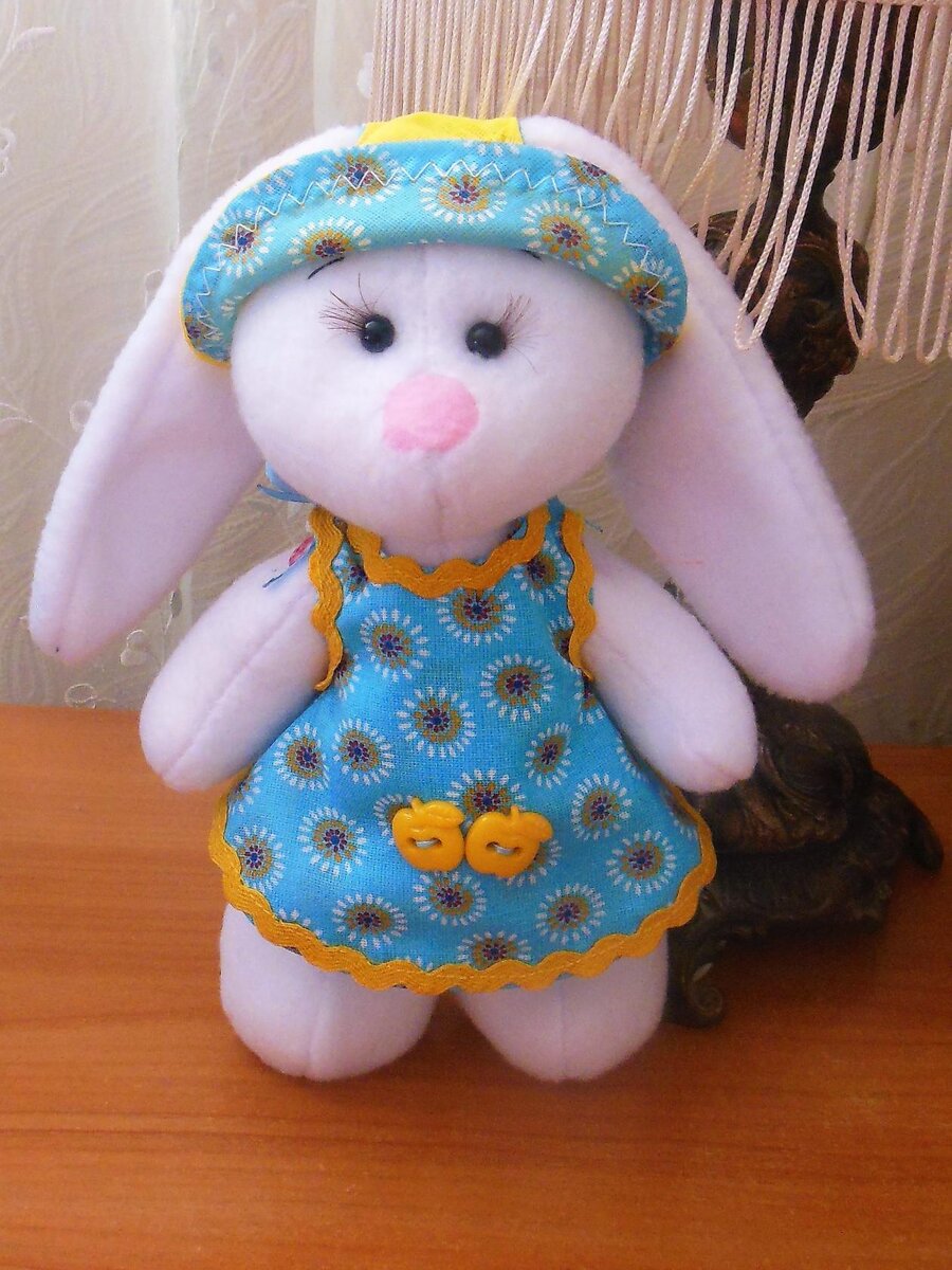 Летний сарафан и панамка для прогулки