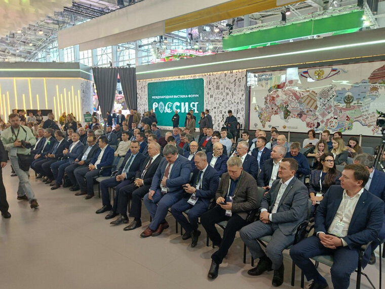    Политики и бизнесмены послушали про экономику Курганской области