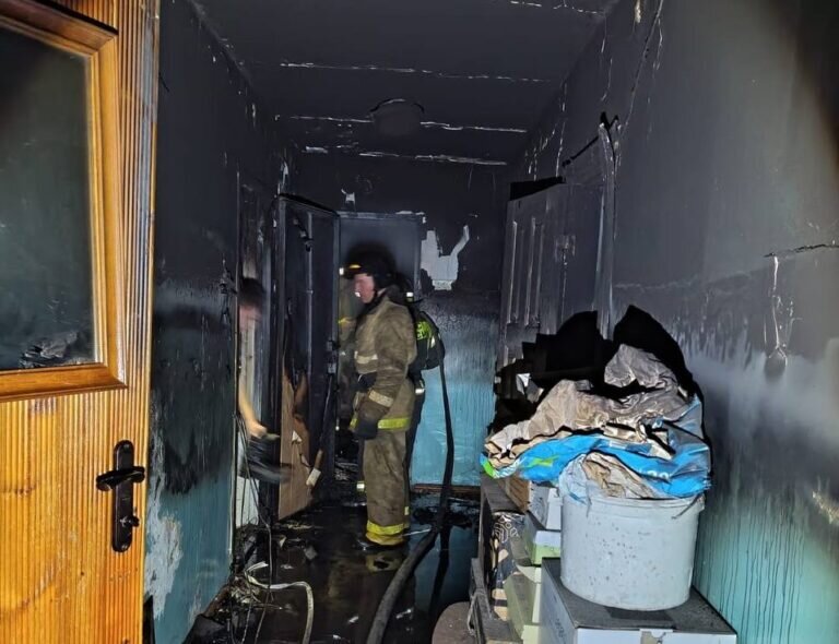    В Оренбурге из горящей пятиэтажки спасены 18 человек, в том числе 4 детей Кристина Просвиркина