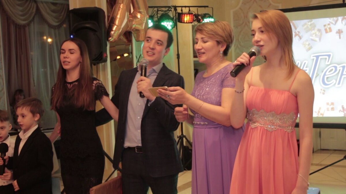 Кадр из видео с песней-переделкой «Я счастливый» (Григорий Лепс) на юбилей мужчины