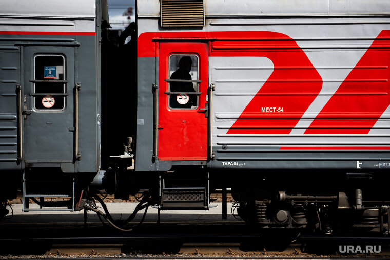    Столкновение поезда Адлер-Пермь и локомотива произошло в Ульяновской области