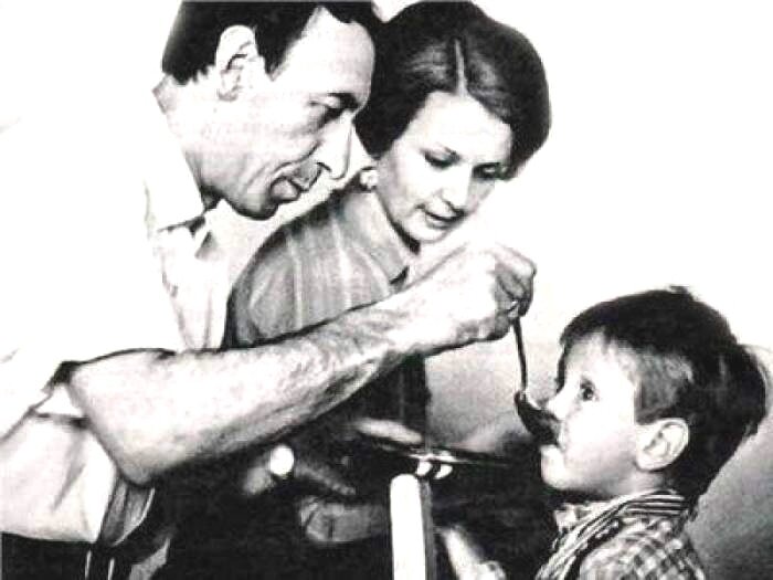 Примерно месяц назад на канале «CINEMA» была опубликована подборка фотографий советских киноактёров с детьми Старые советские фотографии обычно вызывают живой интерес у читателей, но в тот раз был...-18