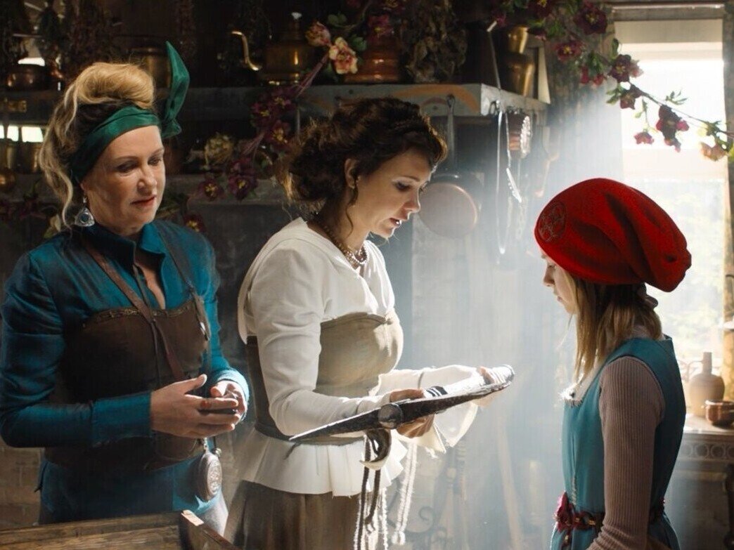 красная шапочка фильм 2022. красная шапочка 2022. красная шапочка премьера 2022. афиша кинотеатр красная шапочка. красная шапочка 2022 будет ли продолжение.