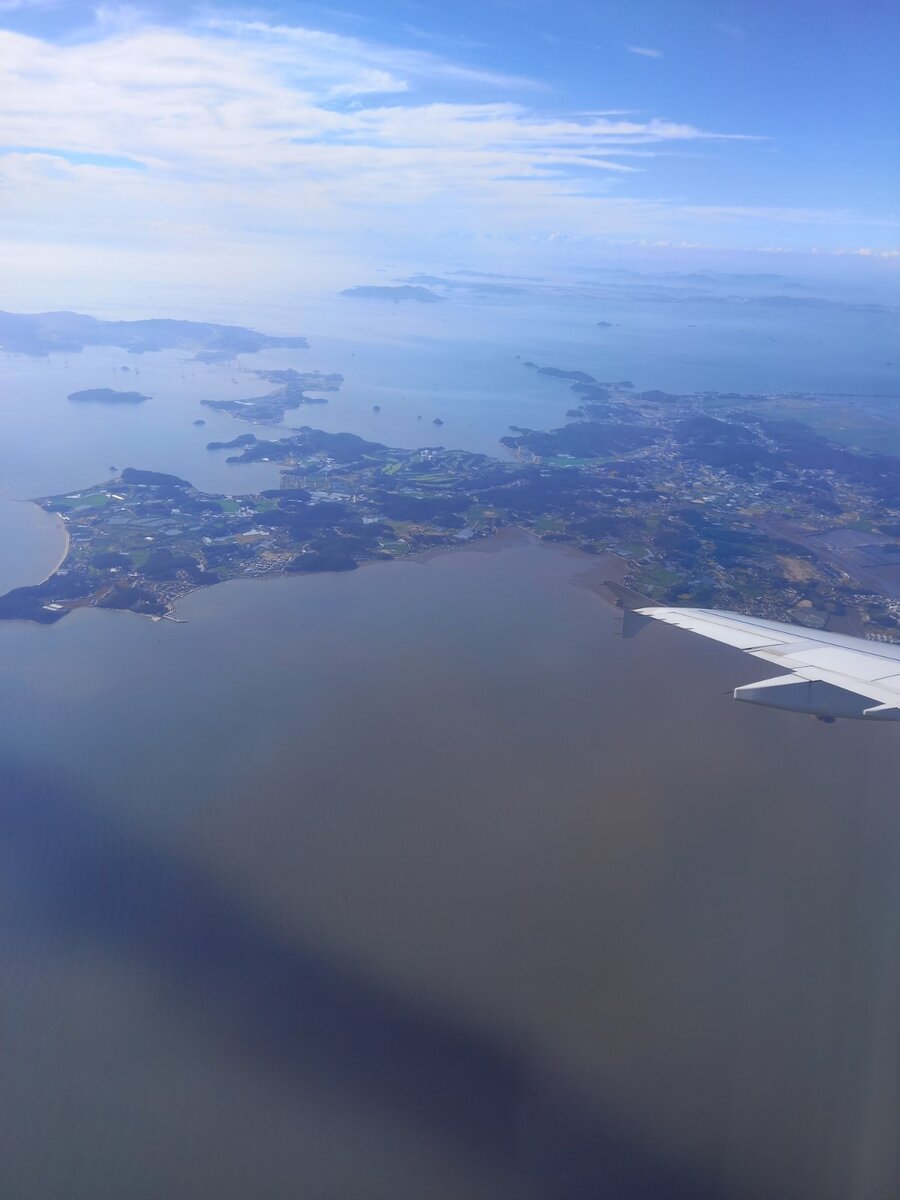 Вот уже и Южная Корея под крылом самолета.