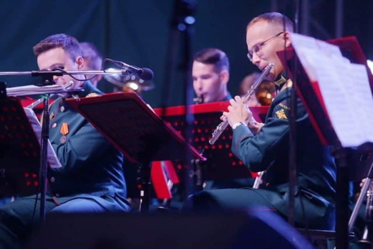    В ЦАТРА прошел концерт коллективов Минобороны РФ и Тывы