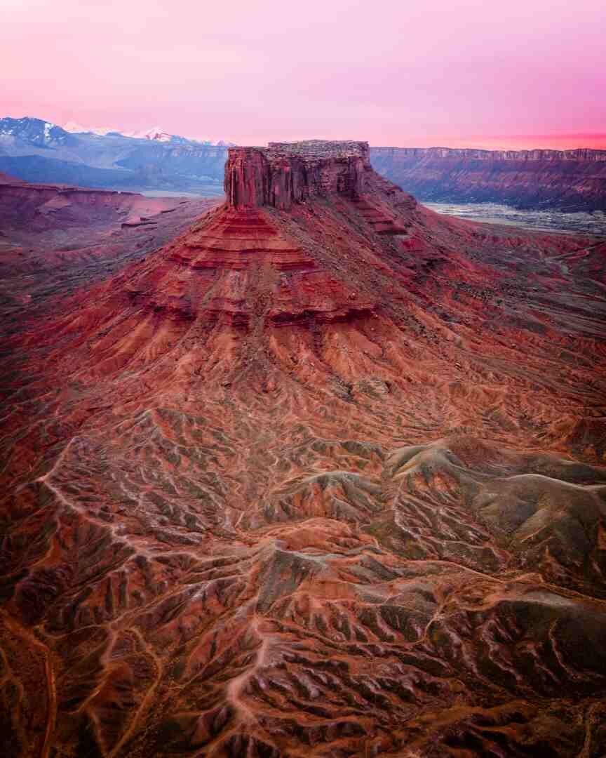 <a href="https://ru.freepik.com/free-photo/beautiful-shot-of-grand-canyon-rocks_7546576.htm#fromView=search&page=1&position=40&uuid=40b79a92-ab52-4304-b971-144c270dea84">Изображение от wirestock на Freepik</a>