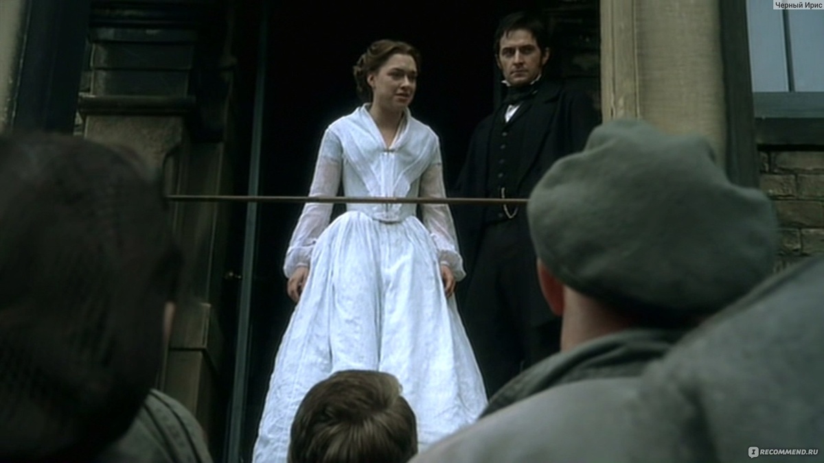 Ещё немного — и полетит камень.