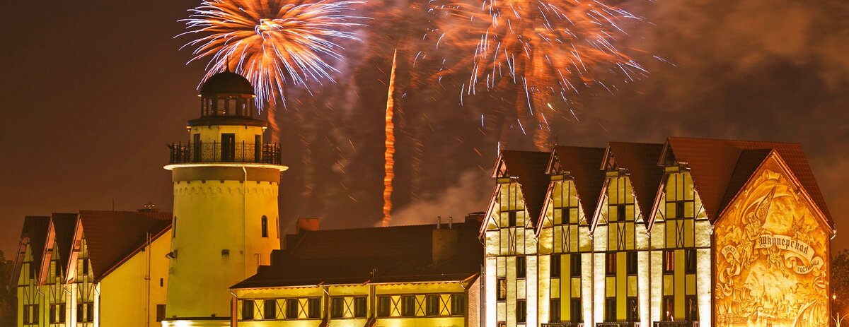    Праздничная новогодняя атмосфера пронизывает каждый уголок города. / iStock